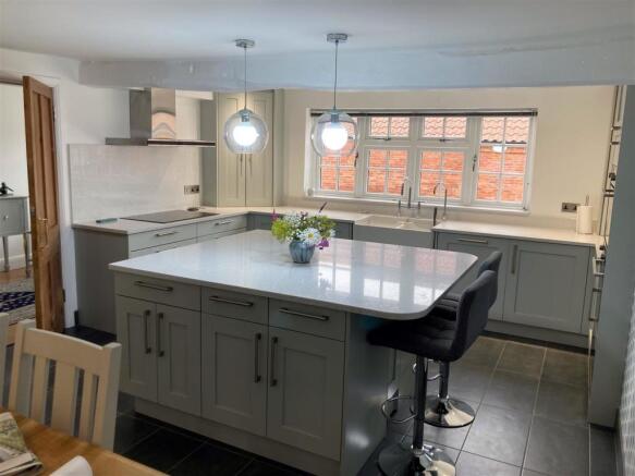 KITCHEN AREA