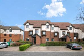 34, David Close, Hayes UB3 5AE