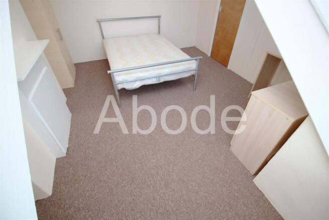 4 bed House to rent Image 7