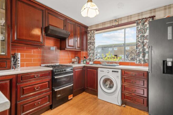 Muirfield Way, Deans, Livingston photo 3
