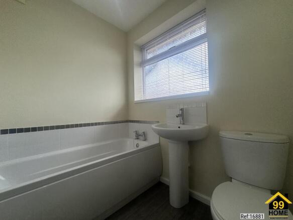 3 bed Semi-Detached for sale Image 8