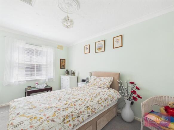 1 bed Semi-Detached Bungalow for sale Image 7