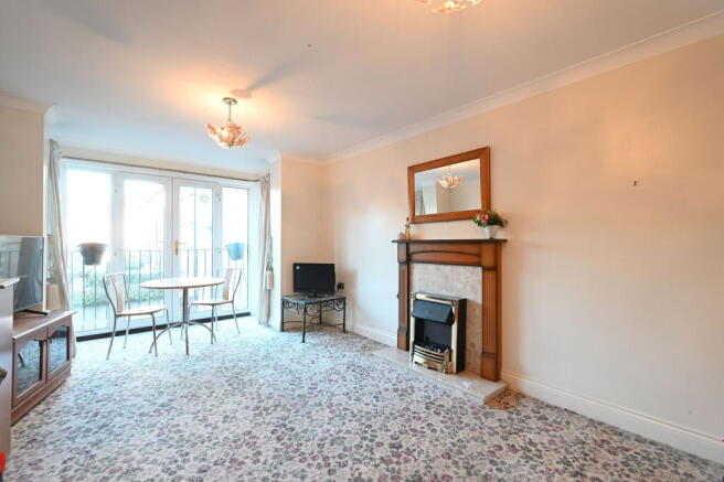 2 bed Flat for sale Image 5