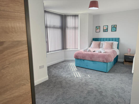 5 bed House to rent Image 8