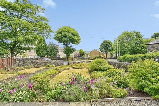 3 bed Semi-Detached for sale Image 9