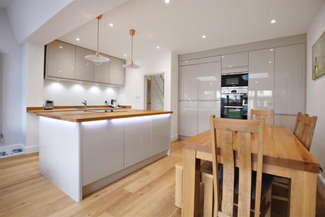 Kitchen/Diner & Family Room