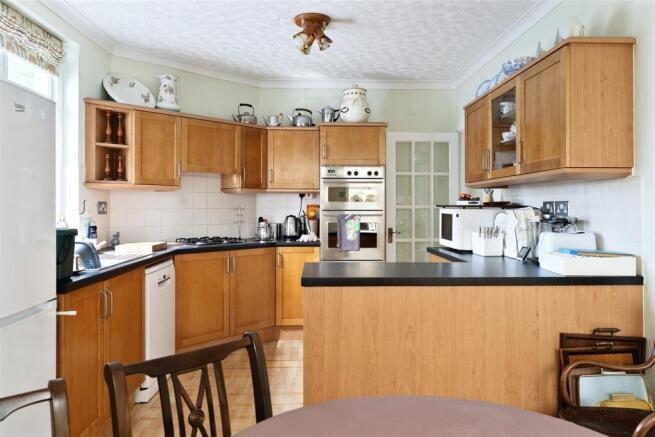 Kitchen 1.jpg