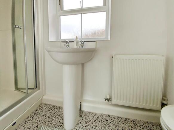 4 bed Detached for sale Image 10