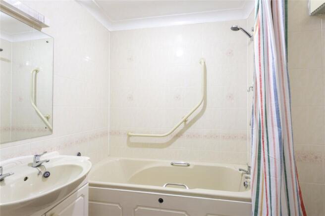 1 bed Retirement Property for sale Image 8