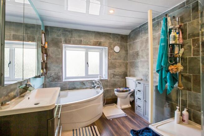 3 bed Terraced for sale Image 7