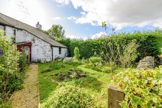 3 bed Semi-Detached for sale Image 5
