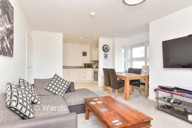 Lounge/ Dining Area