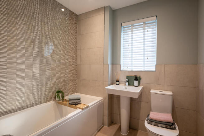 4 bed Detached for sale Image 5