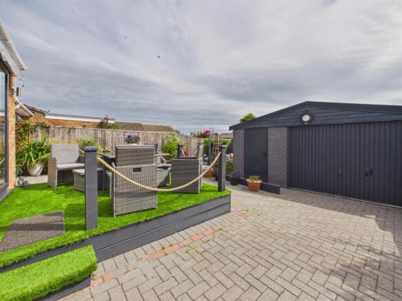 2 bed Semi-Detached Bungalow for sale Image 8
