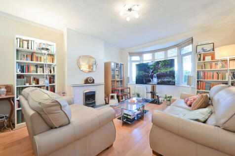 Courtfield Avenue, Harrow, HA1