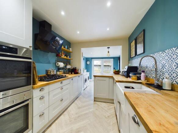 Kitchen pic 2