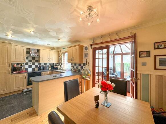 Kitchen/Dining