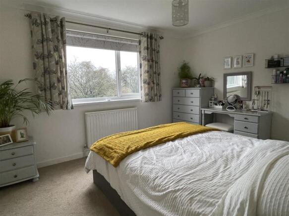 BEDROOM 1: