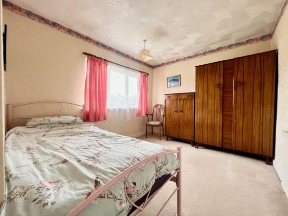 BEDROOM 2
