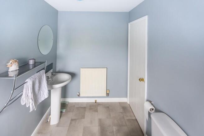 Family Bathroom 