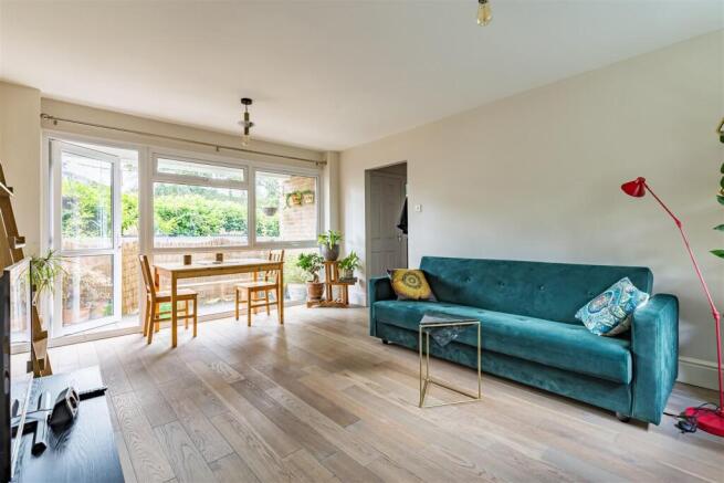 9 Coniston Court (11).jpg