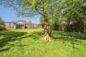 37, Woodpecker Drive, Hailsham BN27 3ER
