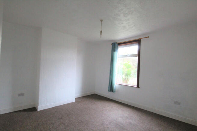 2 bed Terraced to rent Image 5