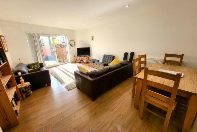 Sitting/ Dining Area
