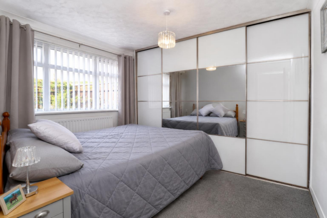2 bed Semi-Detached Bungalow for sale Image 10
