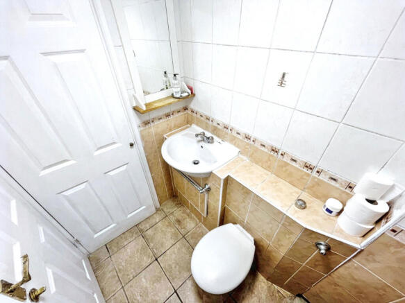 3 bed Semi-Detached for sale Image 8
