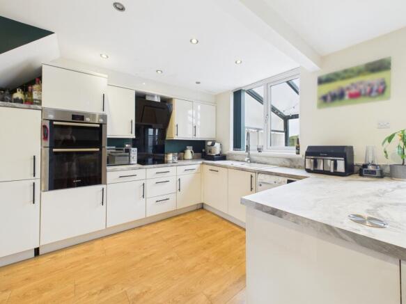 CAM05192G0-PR0141-STILL022