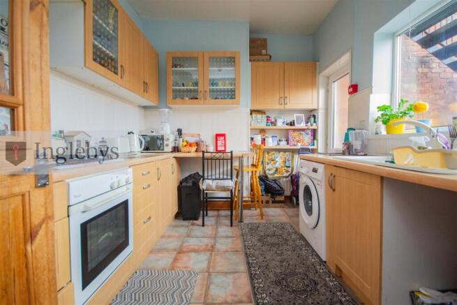 3 bed Flat for sale Image 5