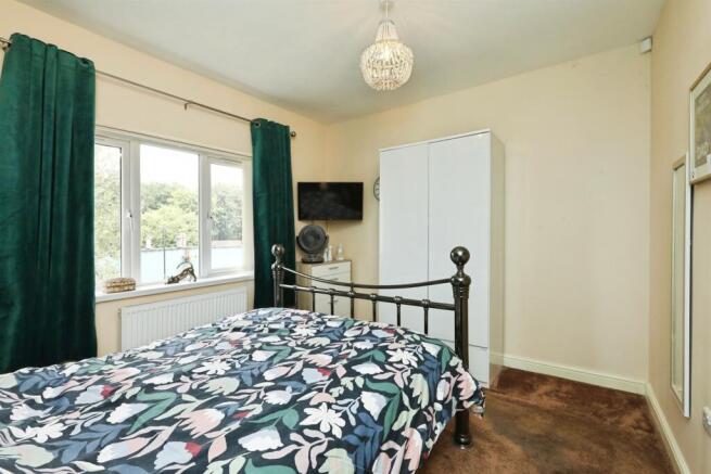 2 bed Semi-Detached Bungalow for sale Image 12