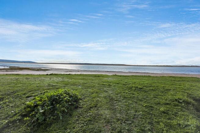 Chalet 185 Carmarthen Bay Holiday Village, Carmarthenshire, Kidwelly, Dyfed, SA17 5HQ photo 2
