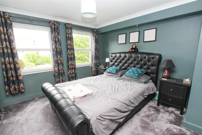 Bedroom 1.jpg