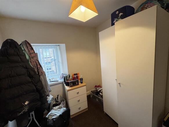 2 bed Terraced to rent Image 9