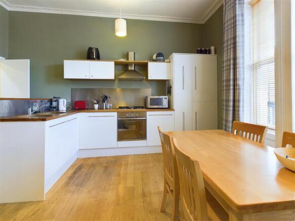 Open plan kitchen/living room