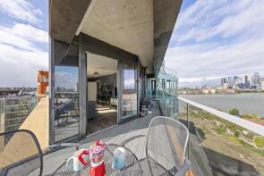 Flat 70, 13 Ossel Court, Telegraph Avenue, London SE10 0TE