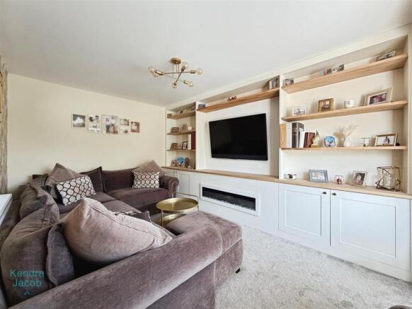 4 bed Detached for sale Image 8