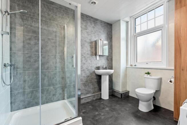 3 bed House to rent Image 12