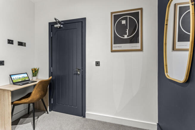 Room 5 - Ensuite