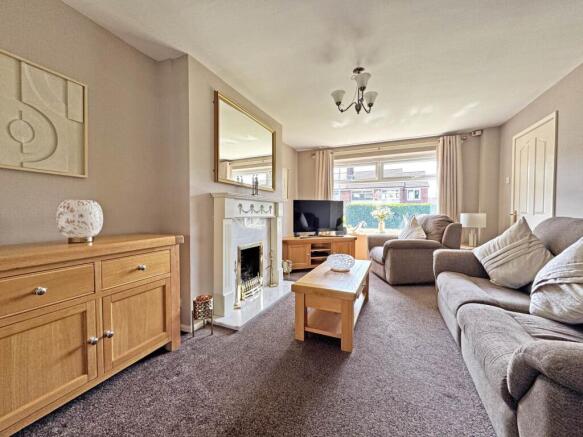 3 bed Semi-Detached for sale Image 6