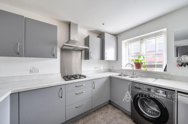Silver Birch Avenue, Houghton Regis, Dunstable photo 4