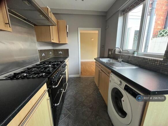 2 bed Terraced to rent Image 12