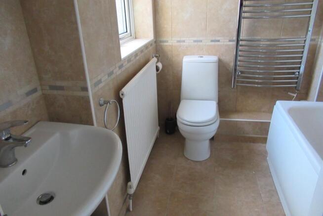 FAMILY BATHROOM