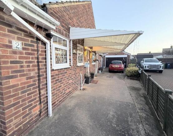 3 bed Semi-Detached Bungalow for sale Image 12