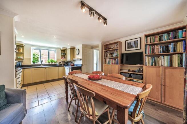  Breakfast Room