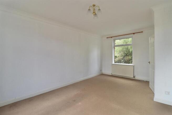 3 bed Semi-Detached for sale Image 7