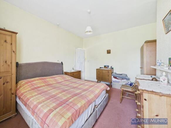 4 bed Semi-Detached for sale Image 8