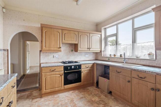 2 bed Detached Bungalow for sale Image 6